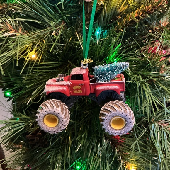 Grave Digger Original Red Pickup Monster Truck Holiday Ornament w/tree & snow - Picture 2 of 2